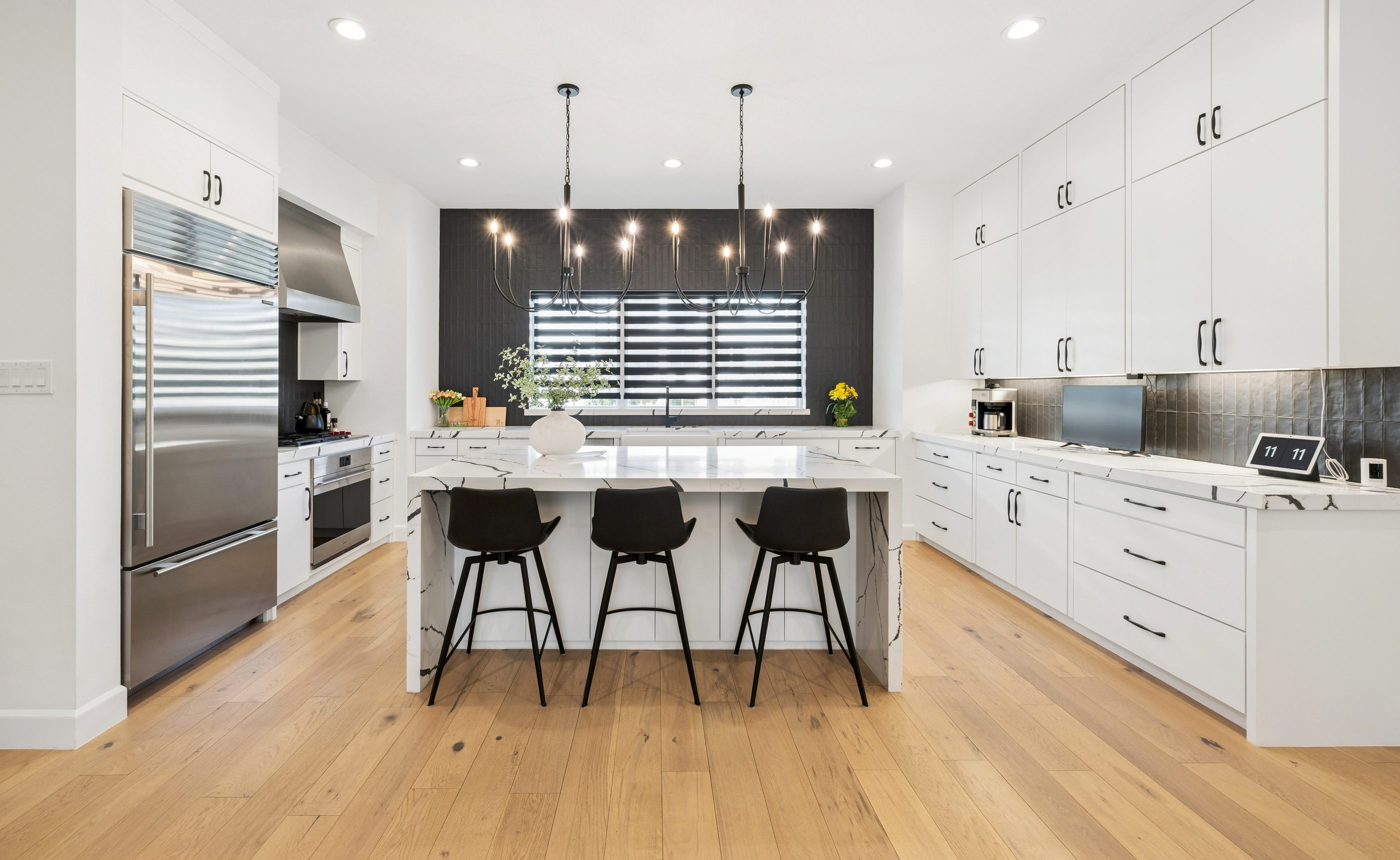 Kitchen — Full Width