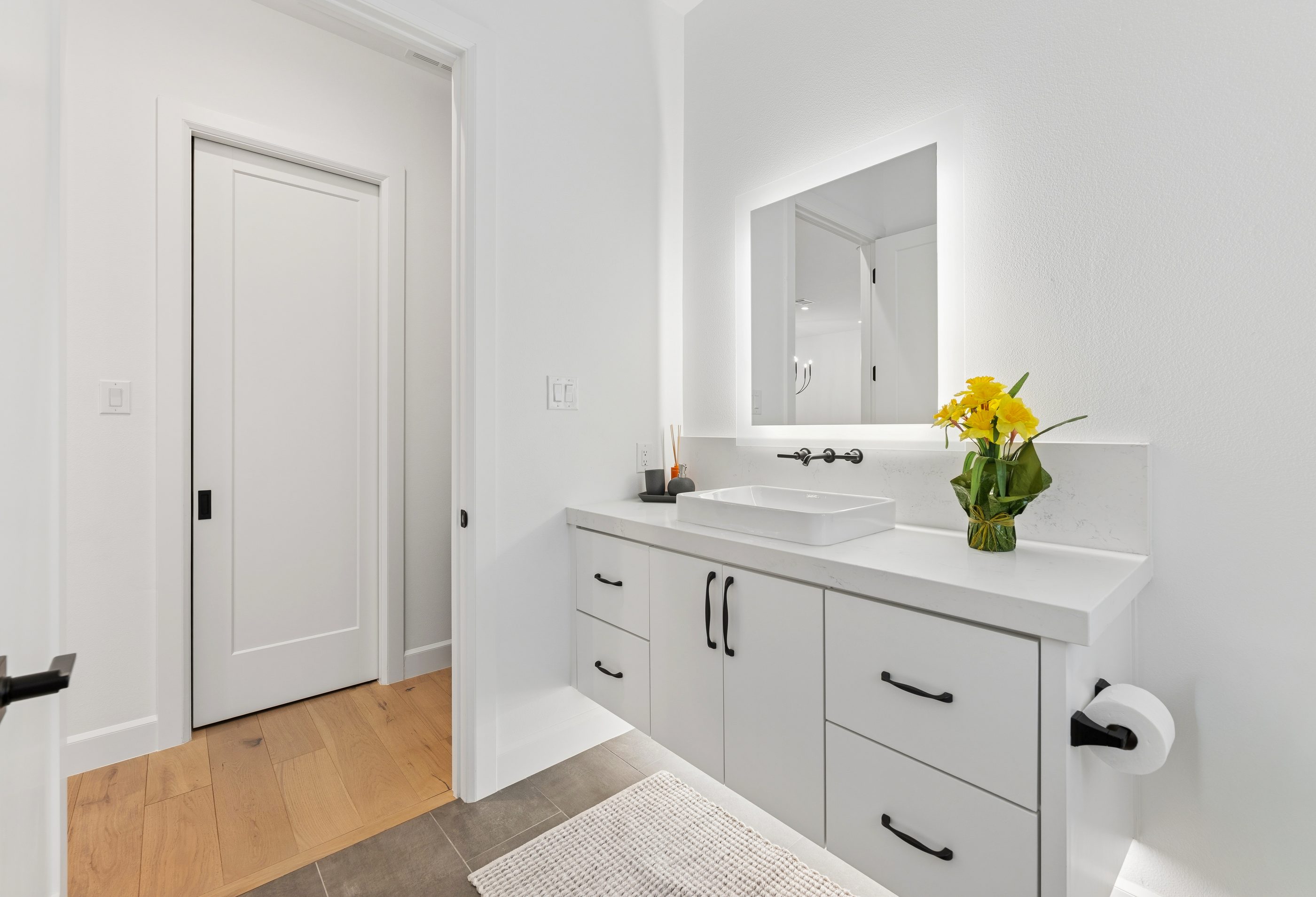 Guest Ensuite Bath