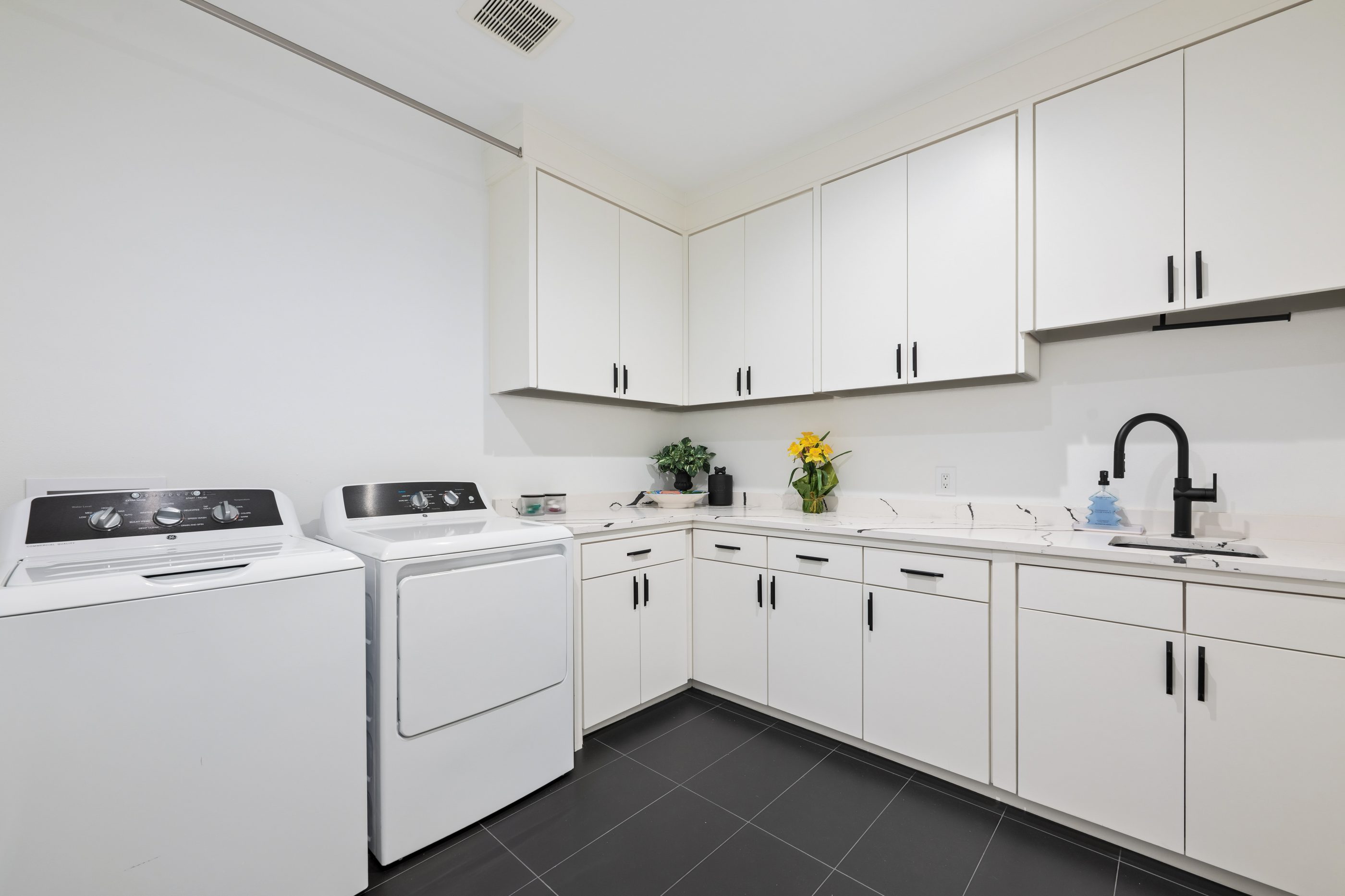 Utility Room — Full-Size Washer & Dryer